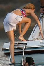 (Shakira Mebarak) Shakira