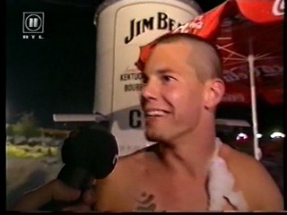 Nasser Schaum auf kuehler Haut - part 2 of 2