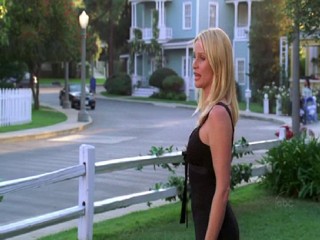 Desperate Housewives - Every Day a Little Death - Garden shower