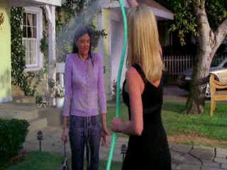 Desperate Housewives - Every Day a Little Death - Garden shower