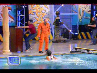 Le Big Dil show - wet couple