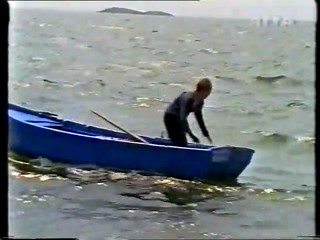Arte - white dresss in sea and rowing boat