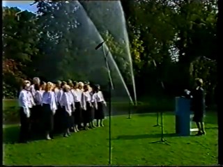 ARD - Choir singing in rain