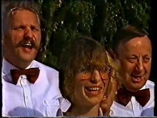 ARD - Choir singing in rain