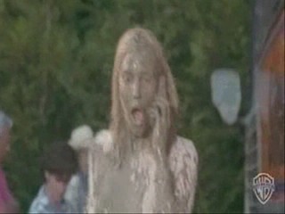 See Spot Run; Leslie Bibb splashed with mud