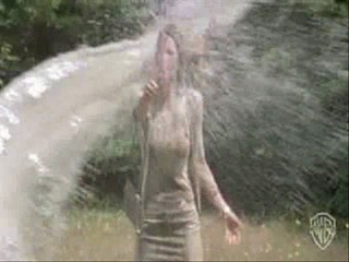 See Spot Run; Leslie Bibb splashed with mud