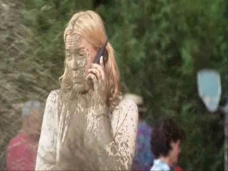 See Spot Run; Leslie Bibb splashed with mud