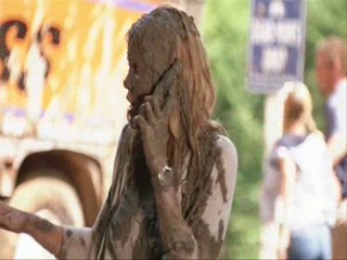 See Spot Run; Leslie Bibb splashed with mud