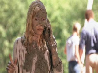 See Spot Run; Leslie Bibb splashed with mud