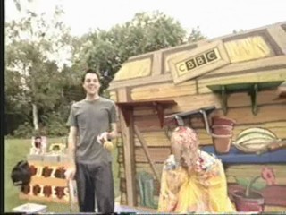 Kate Buzzy business clip from Diggin it