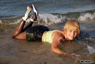 EuroWAM DVD #047 (wetlook)