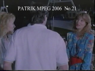 Honeymoon Academy; Kim Cattrall underwater