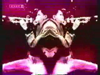 Barnen paa Luna, Titans, Endelig Fredag