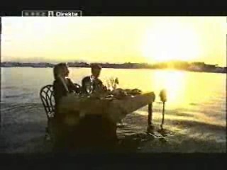 Barnen paa Luna, Titans, Endelig Fredag