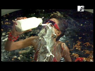 Music-Video: Simian Mobile Disco - Hustler