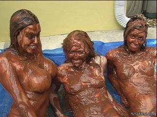 SexyFlexi.com: new wet & messy site