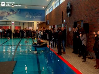 BÃ¼rgermeisterin geht baden