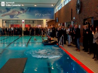 BÃ¼rgermeisterin geht baden