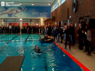 BÃ¼rgermeisterin geht baden