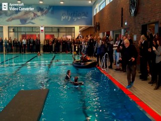 BÃ¼rgermeisterin geht baden