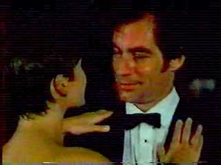 James Bond, Anna Nicole Smith