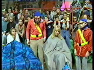 Noel's House Party,  Whats Up Doc