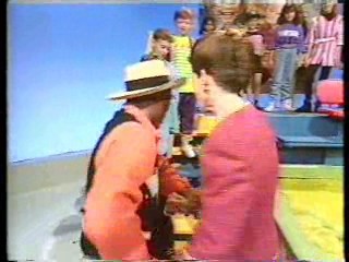 Drop the Dead Donkey,  Noel's House Party