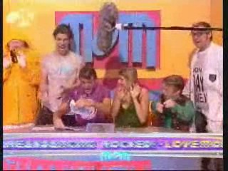 Mom - Yet More Thank You Desk Scenes