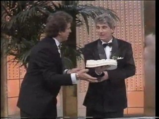 Gameshow Female Lotto Moderator pied