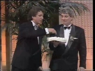 Gameshow Female Lotto Moderator pied