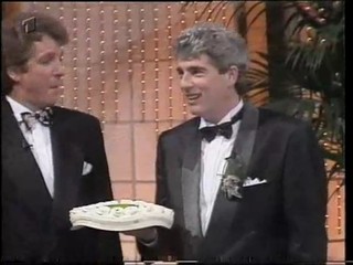 Gameshow Female Lotto Moderator pied