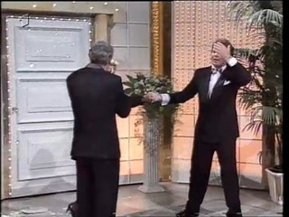 Gameshow Female Lotto Moderator pied