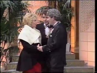 Gameshow Female Lotto Moderator pied