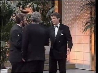 Gameshow Female Lotto Moderator pied