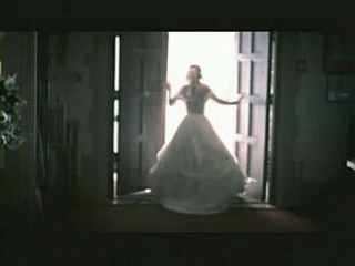 Kelly Clarkson Muddy Video