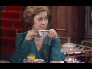 Brazillian TV clip taken from 'Battle of the Sexes' with a  food fight