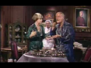 Brazillian TV clip taken from 'Battle of the Sexes' with a  food fight