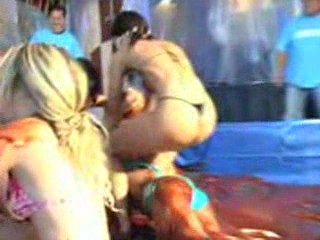 Howard Stern Pudding Bowl Queen