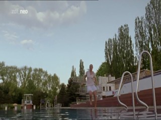 Die SchÃ¶ne vom Beckenrand