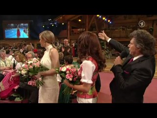 Musikantenstadl-Dirndl-Sprung