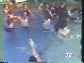 El Chapuzon (Karaoke Water Game)