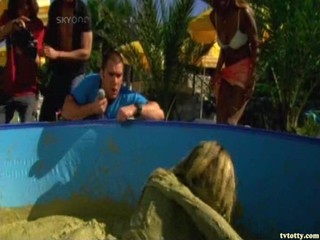 Louise Franklin, Lorna Pegler Mudfight