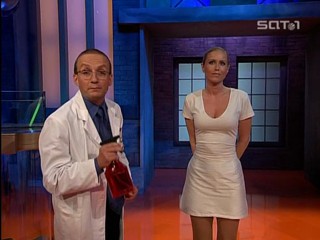 Clever - wet T-shirt science