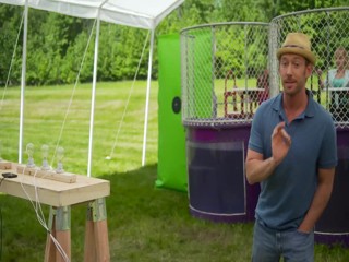 Verizon dunk tank ad