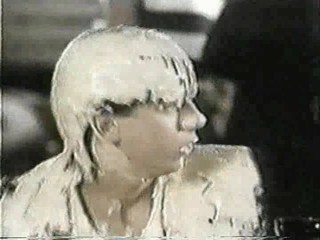 3 People get Covered in Porridge