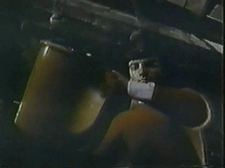 A Girl gets Tarred & Feathered