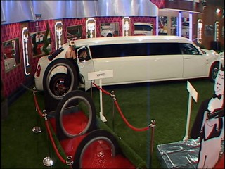 Celebrity Big Brother - Red Carpet Obstacle Course - Clip 1/6