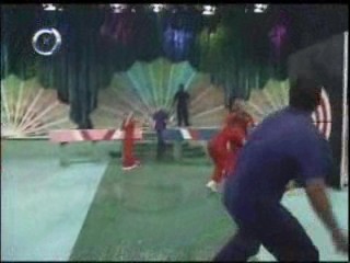 Waterfight from Mexican version of  Battle of the Sexes