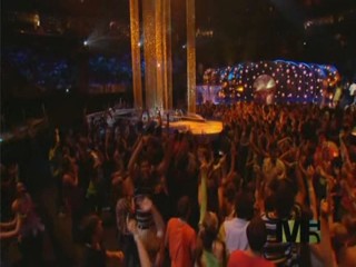 Kelly Clarkson at AMA