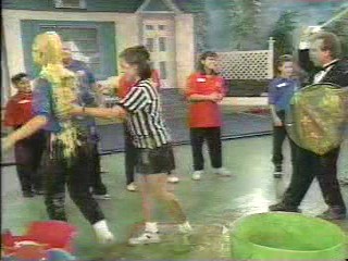 Family challenge gunk balloon